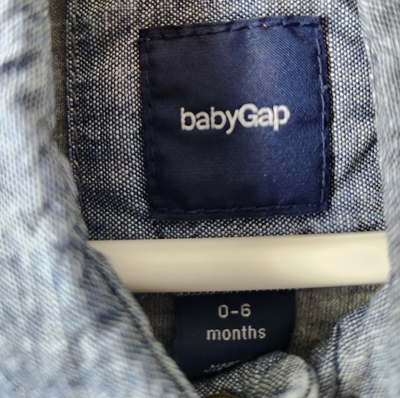 Gap Kids Quilted Puffer Vest Size 0-6 Months - Picture 2 of 3